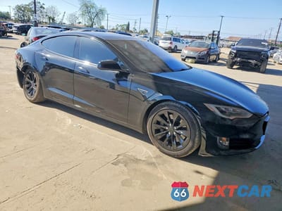 Czwarte zdjęcie samochodu z boku: 2016 TESLA MODEL S VIN:5YJSA1E22GF158342 - miniatura