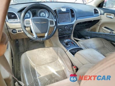 Zdjęcie 8 z 12 samochodu: 2014 CHRYSLER 300 VIN:2C3CCAAG5EH223065 - miniatura