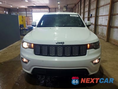Piąte zdjęcie samochodu w środku: 2021 JEEP GRAND CHEROKEE LAREDO VIN:1C4RJFAG9MC587967 - miniatura