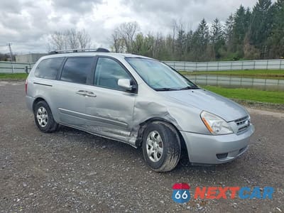 Czwarte zdjęcie samochodu z boku: 2008 KIA SEDONA LX VIN:KNDMB233286220696 - miniatura