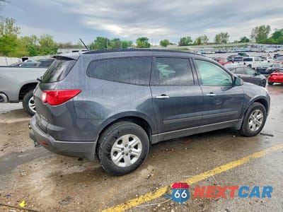 Trzecie zdjęcie samochodu z tyłu: 2012 CHEVROLET TRAVERSE LS VIN:1GNKRFED3CJ373276 - miniatura