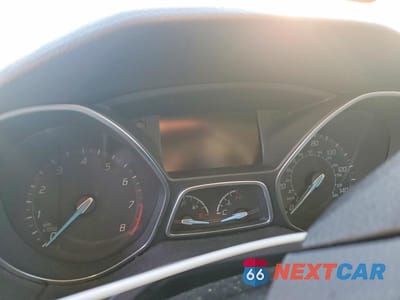 Zdjęcie 9 z 12 samochodu: 2014 FORD FOCUS SE VIN:1FADP3K23EL184522 - miniatura