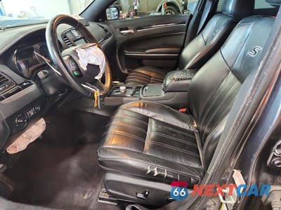 Zdjęcie 7 z 12 samochodu: 2018 CHRYSLER 300 S VIN:2C3CCABG2JH214445 - miniatura