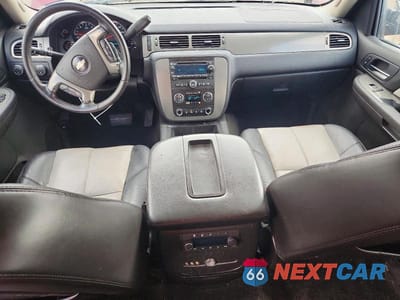 Zdjęcie 8 z 13 samochodu: 2008 CHEVROLET SUBURBAN K1500 LS VIN:3GNFK16368G301706 - miniatura