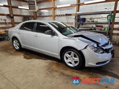 Czwarte zdjęcie samochodu z boku: 2011 CHEVROLET MALIBU LS VIN:1G1ZB5E11BF273585 - miniatura