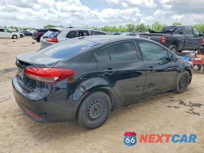 Trzecie zdjęcie samochodu z tyłu: 2017 KIA FORTE LX VIN:3KPFL4A72HE120776 - miniatura