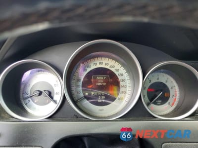 Zdjęcie 9 z 12 samochodu: 2013 MERCEDES-BENZ C 250 VIN:WDDGF4HB1DR245097 - miniatura