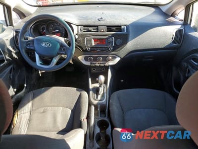 Zdjęcie 8 z 11 samochodu: 2016 KIA RIO LX VIN:KNADM4A33G6589278 - miniatura