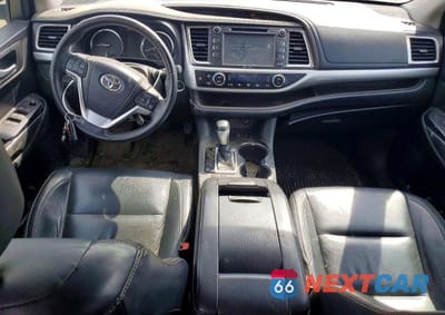 Zdjęcie 8 z 13 samochodu: 2015 TOYOTA HIGHLANDER VIN:5TDJKRFH7FS081729 - miniatura