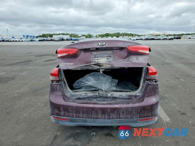 Zdjęcie 6 z 12 samochodu: 2018 KIA FORTE LX VIN:3KPFK4A78JE169828 - miniatura