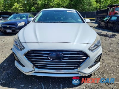 Piąte zdjęcie samochodu w środku: 2018 HYUNDAI SONATA SE VIN:5NPE24AF4JH694030 - miniatura