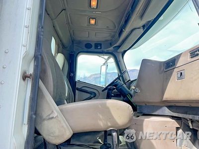 Piąte zdjęcie samochodu w środku: 2005 INTERNATIONAL 5900 5900I VIN:1HSXRAPR15J183500 - miniatura