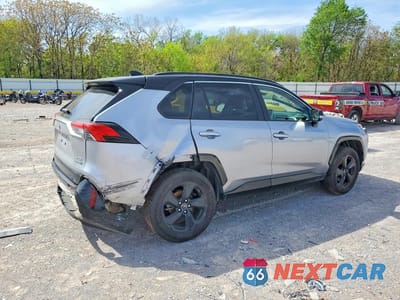Trzecie zdjęcie samochodu z tyłu: 2019 TOYOTA RAV4 HYBRID XSE VIN:JTMEWRFV8KD512242 - miniatura