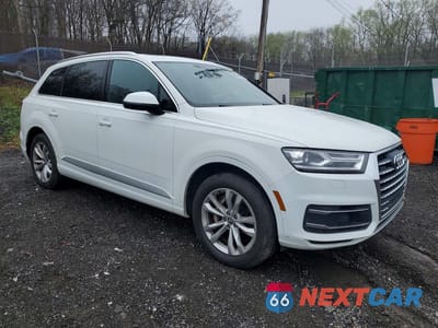 Czwarte zdjęcie samochodu z boku: 2017 AUDI Q7 PREMIUM PLUS VIN:WA1LAAF7XHD018525 - miniatura
