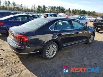 Trzecie zdjęcie samochodu z tyłu: 2017 VOLKSWAGEN PASSAT VIN:1VWBT7A39HC054891 - miniatura