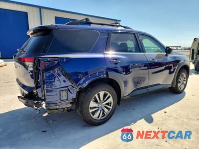 Trzecie zdjęcie samochodu z tyłu: 2025 NISSAN PATHFINDER SV VIN:5N1DR3BA3SC285823 - miniatura