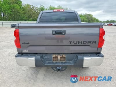 Zdjęcie 6 z 12 samochodu: 2018 TOYOTA TUNDRA SR5 VIN:5TFDW5F11JX775977 - miniatura