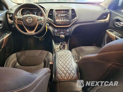 Zdjęcie 8 z 13 samochodu: 2017 JEEP CHEROKEE LATITUDE VIN:1C4PJLCB0HW586234 - miniatura