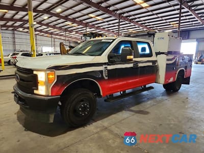 2017 FORD F350 SUPER - SEMI TRUCK 1FD8W3HT4HEC56024 - główne zdjęcie licytacji z USA - miniatura