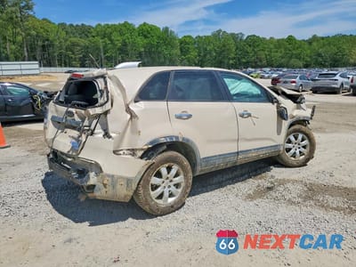 Trzecie zdjęcie samochodu z tyłu: 2011 KIA SORENTO LX VIN:5XYKT4A18BG143077 - miniatura