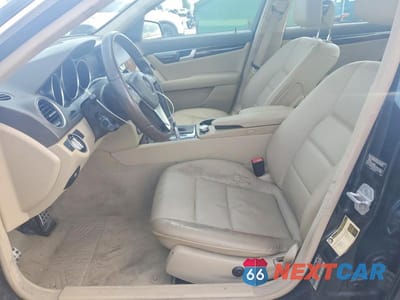 Zdjęcie 7 z 12 samochodu: 2012 MERCEDES-BENZ C 300 4MATIC VIN:WDDGF8BB7CR233390 - miniatura