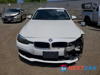 Piąte zdjęcie samochodu w środku: 2017 BMW 320 XI VIN:WBA8A3C38HK692142 - miniatura