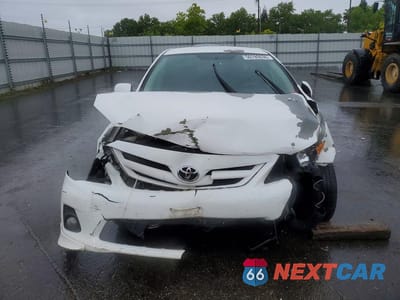 Piąte zdjęcie samochodu w środku: 2012 TOYOTA COROLLA S VIN:5YFBU4EE6CP041557 - miniatura