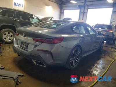 Trzecie zdjęcie samochodu z tyłu: 2022 BMW 840XI VIN:WBAGV4C05NCH51233 - miniatura