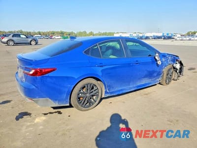 Trzecie zdjęcie samochodu z tyłu: 2025 TOYOTA CAMRY SE VIN:4T1DAACK1SU179609 - miniatura