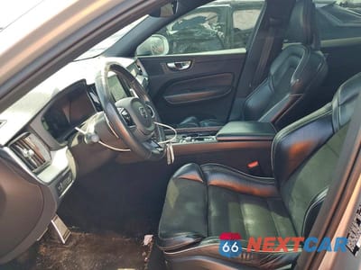 Zdjęcie 7 z 12 samochodu: 2018 VOLVO XC60 T5 R-DESIGN VIN:YV4102RM7J1048920 - miniatura