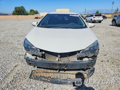 Piąte zdjęcie samochodu w środku: 2018 TOYOTA COROLLA L VIN:5YFBURHE6JP816400 - miniatura