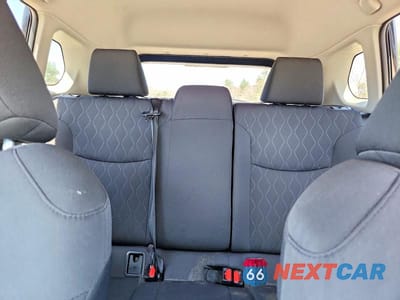 Zdjęcie 10 z 13 samochodu: 2024 TOYOTA COROLLA CROSS LE VIN:7MUCAABG5RV112318 - miniatura