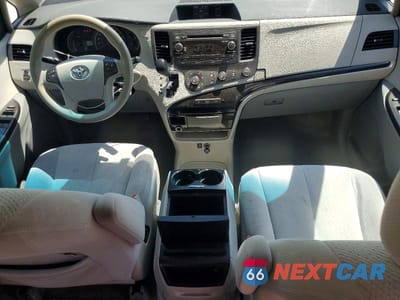 Zdjęcie 8 z 13 samochodu: 2011 TOYOTA SIENNA VIN:5TDKK3DC9BS155235 - miniatura