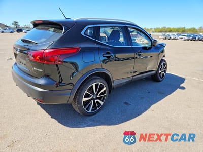 Trzecie zdjęcie samochodu z tyłu: 2019 NISSAN ROGUE SPORT SL VIN:JN1BJ1CR1KW312529 - miniatura