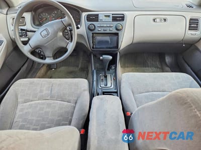 Zdjęcie 8 z 12 samochodu: 2002 HONDA ACCORD EX VIN:1HGCG66822A171775 - miniatura
