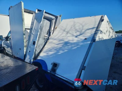 Drugie zdjęcie samochodu z przodu: 2023 FORD E350 REFRIGERATED BOX TRUCK VIN:1FDWE3FK1PDD14762 - miniatura