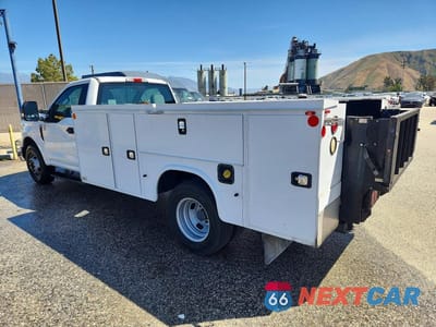 Drugie zdjęcie samochodu z przodu: 2017 FORD F350 SUPER DUTY UTILITY / SERVICE TRUCK VIN:1FDRF3G62HEC47452 - miniatura