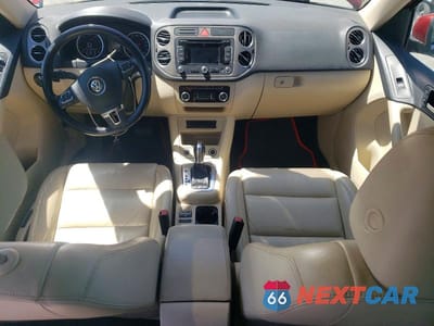 Zdjęcie 8 z 13 samochodu: 2011 VOLKSWAGEN TIGUAN S VIN:WVGAV7AX2BW000832 - miniatura