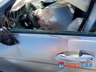 Zdjęcie 7 z 12 samochodu: 2012 MERCEDES-BENZ C 250 VIN:WDDGF4HB0CR212235 - miniatura
