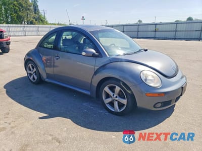 Czwarte zdjęcie samochodu z boku: 2006 VOLKSWAGEN NEW BEETLE 2.5L OPTION PACKAGE 2 VIN:3VWSG31C36M421177 - miniatura