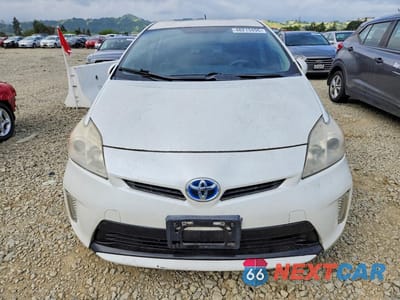 Piąte zdjęcie samochodu w środku: 2012 TOYOTA PRIUS THREE VIN:JTDKN3DU8C1578788 - miniatura