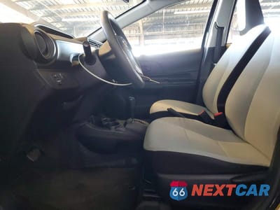 Zdjęcie 7 z 12 samochodu: 2015 TOYOTA PRIUS C ONE VIN:JTDKDTB36F1113654 - miniatura