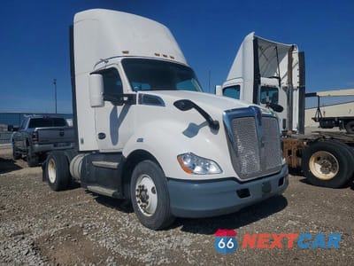 2016 KENWORTH T680 SEMI TRUCK 1XKYA48X2GJ124840 - główne zdjęcie licytacji z USA - miniatura