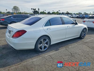Trzecie zdjęcie samochodu z tyłu: 2015 MERCEDES-BENZ S 550 VIN:WDDUG8CBXFA134998 - miniatura