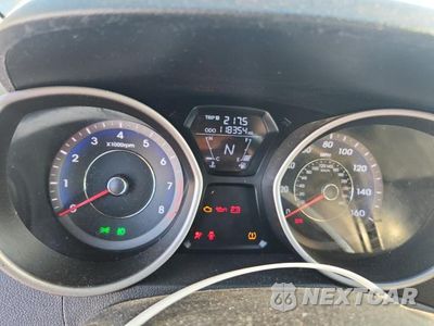 Zdjęcie 9 z 12 samochodu: 2013 HYUNDAI ELANTRA LIMITED VIN:KMHDH4AE7DU575248 - miniatura