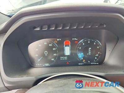 Zdjęcie 9 z 13 samochodu: 2016 VOLVO XC90 T6 VIN:YV4A22PK1G1033379 - miniatura