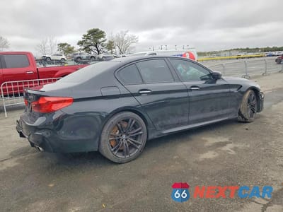 Trzecie zdjęcie samochodu z tyłu: 2018 BMW M5 VIN:WBSJF0C50JB283038 - miniatura