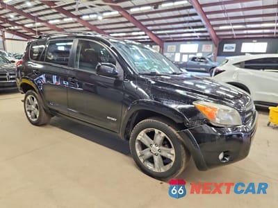 Czwarte zdjęcie samochodu z boku: 2006 TOYOTA RAV4 SPORT VIN:JTMBD32V765015632 - miniatura