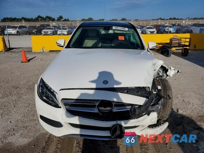 Piąte zdjęcie samochodu w środku: 2016 MERCEDES-BENZ C 300 VIN:55SWF4JB3GU161758 - miniatura