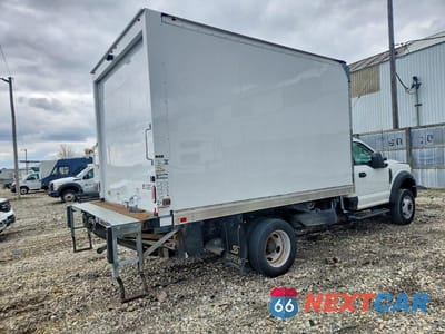 Trzecie zdjęcie samochodu z tyłu: 2022 FORD F450 SUPER DUTY BOX TRUCK VIN:1FDUF4GN8NEE43866 - miniatura